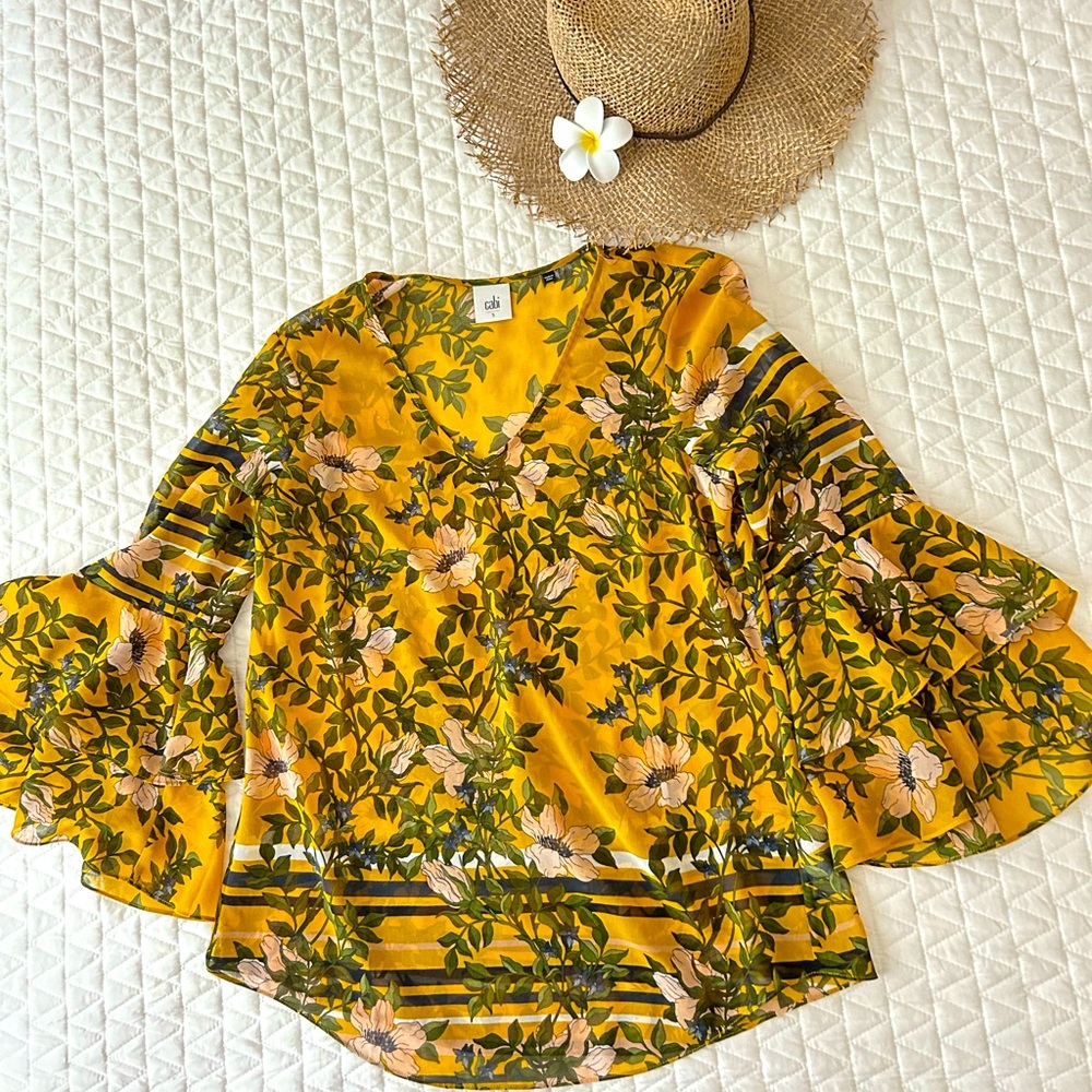 CAbi 5518 Scene Blouse Top size Small